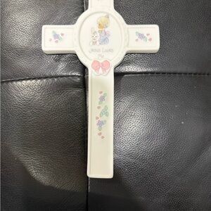 Vintage 1990 Precious Moments Jesus Loves Me Cross Wall Hanger